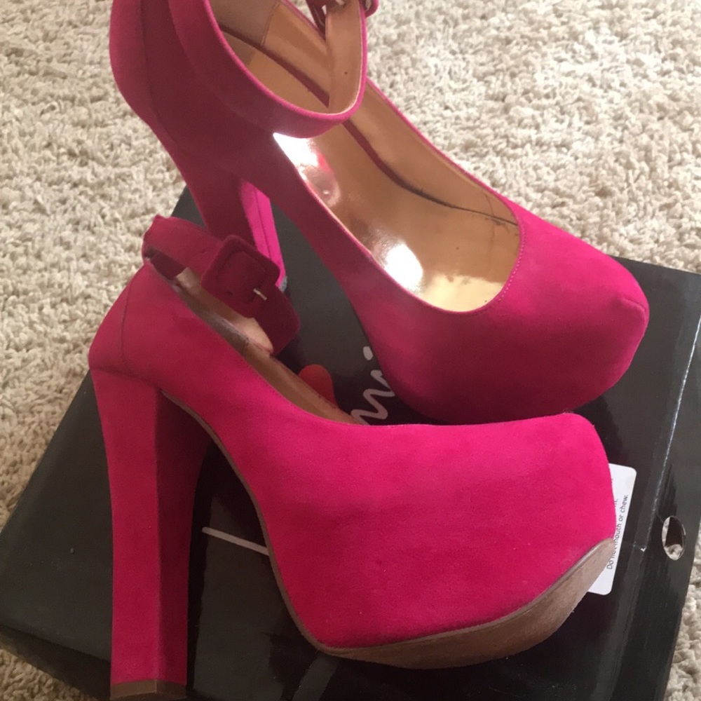 Luichiny suede platform heels